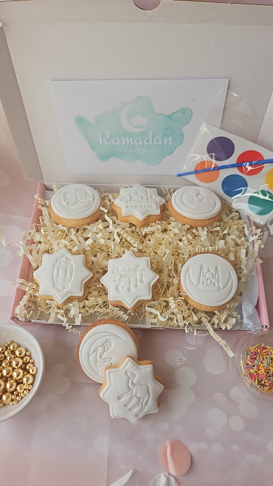 Ramadan Kareem Paint Your Own Cookie Kit - A & M