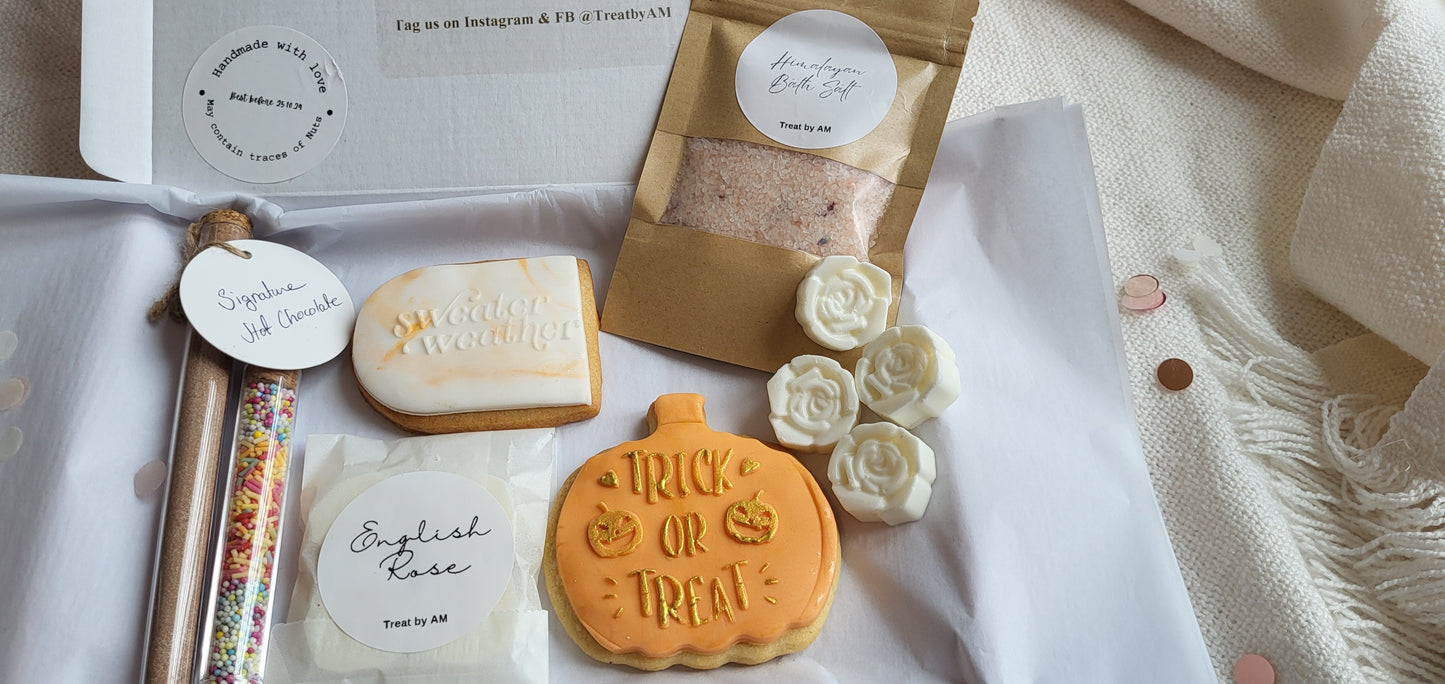 The Autumn Hygge Letterbox Hamper| A Hug in a Box - Autumn Edition