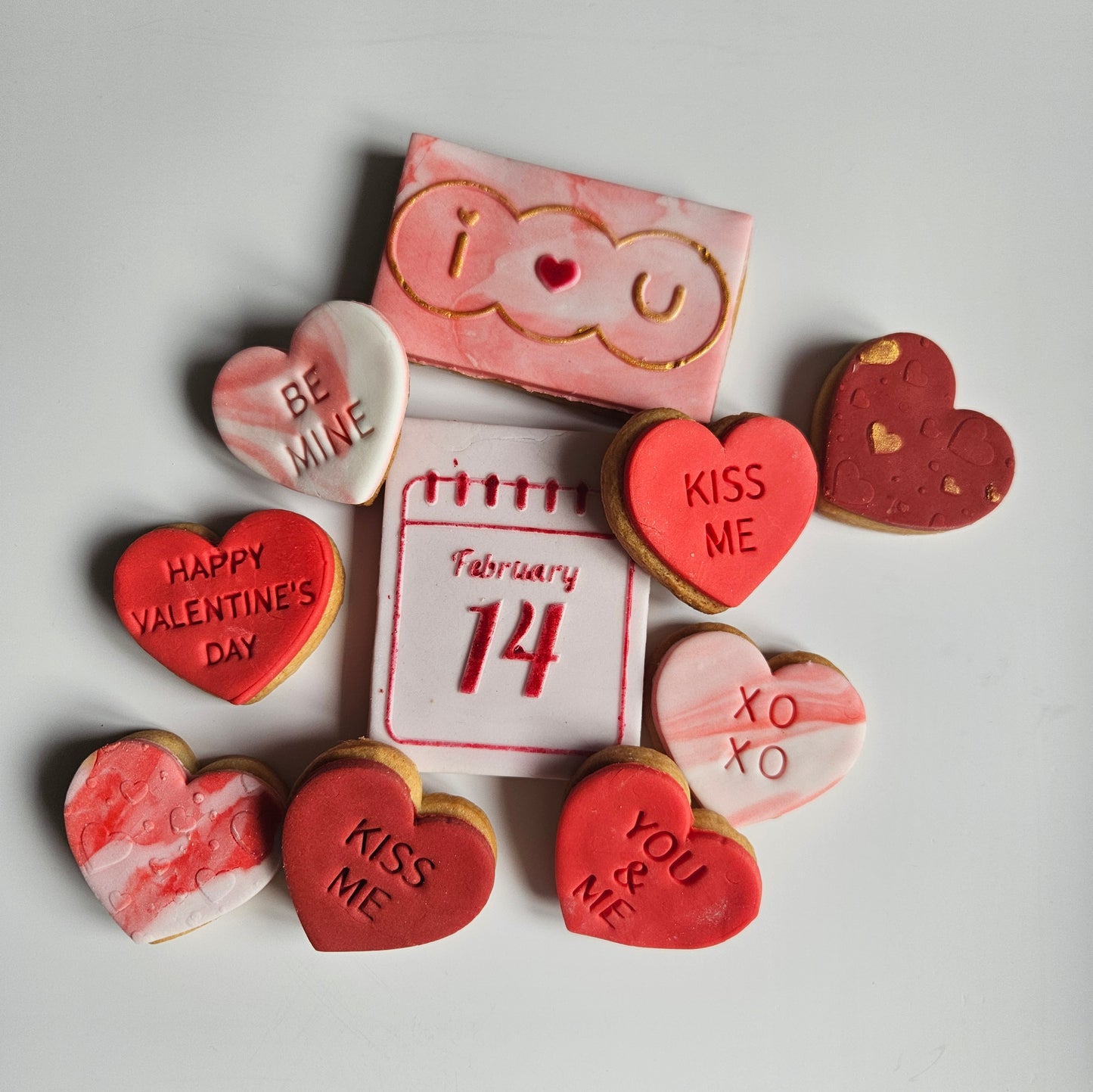 Valentine Biscuits| Valentine Cookies| Galentine Gift| Gift for her| Gift for Kids| Letterbox Treats| Love Heart Biscuits Hug in a Box