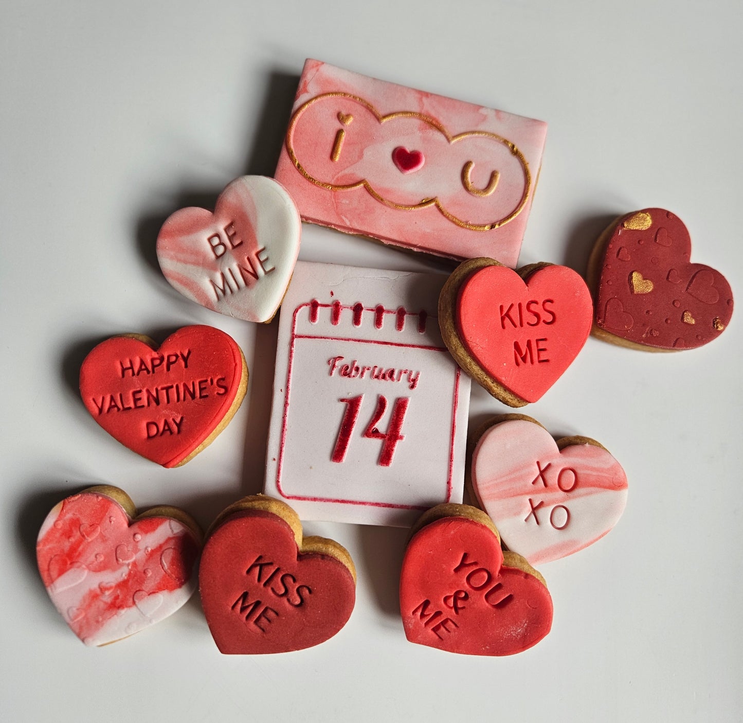 Valentine Biscuits| Valentine Cookies| Galentine Gift| Gift for her| Gift for Kids| Letterbox Treats| Love Heart Biscuits Hug in a Box