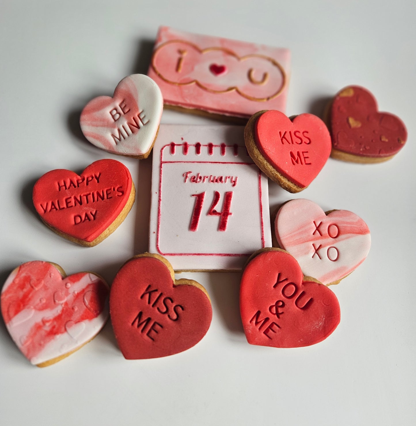 Valentine Biscuits| Valentine Cookies| Galentine Gift| Gift for her| Gift for Kids| Letterbox Treats| Love Heart Biscuits Hug in a Box