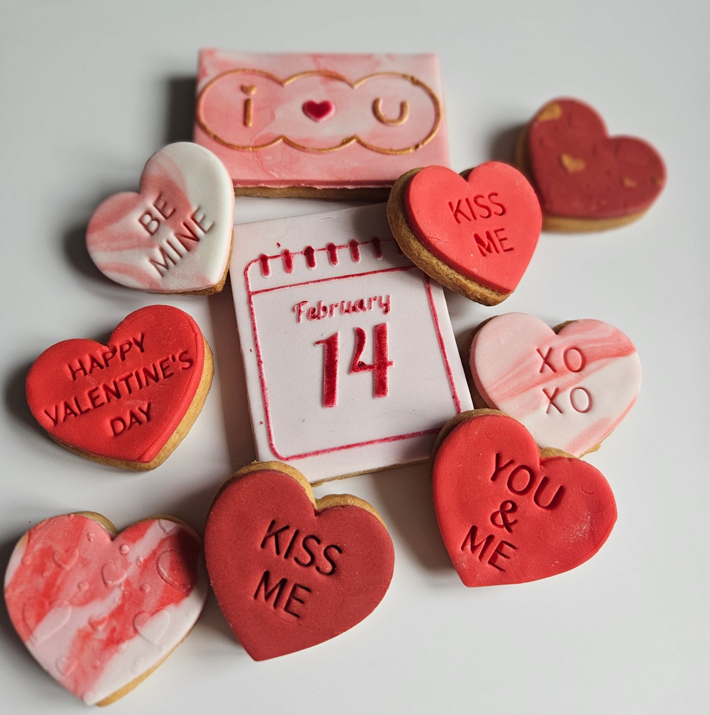 Valentine Biscuits| Valentine Cookies| Galentine Gift| Gift for her| Gift for Kids| Letterbox Treats| Love Heart Biscuits Hug in a Box