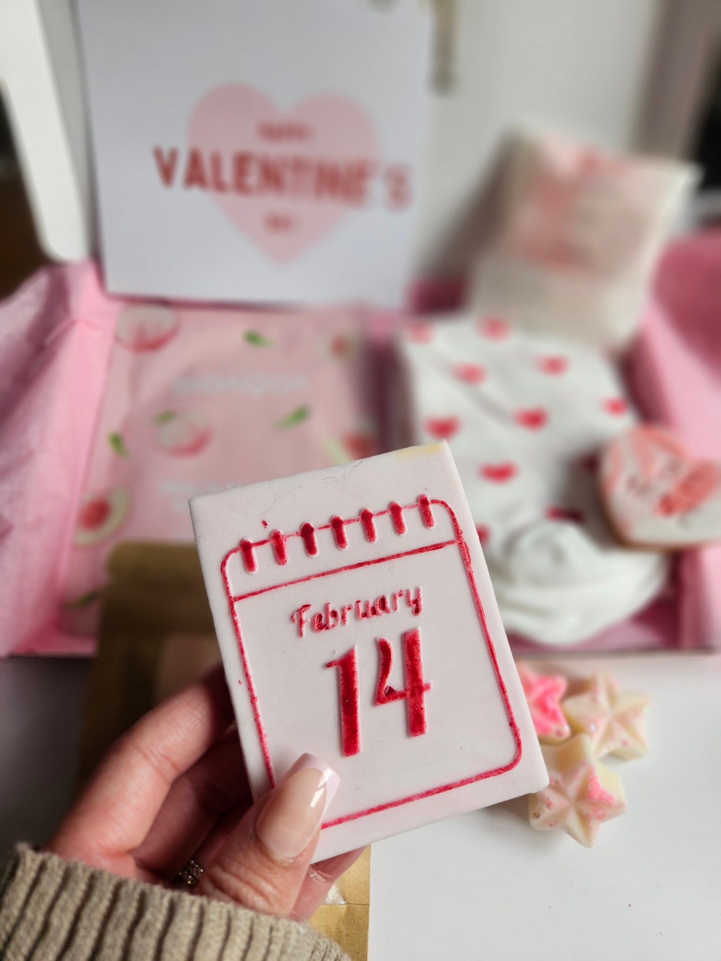 Valentine Gift| Valentine Socks | Valentine Gift Hamper| Pamper Hamper| Selfcare Box| Gift for Her| Hug in a Box