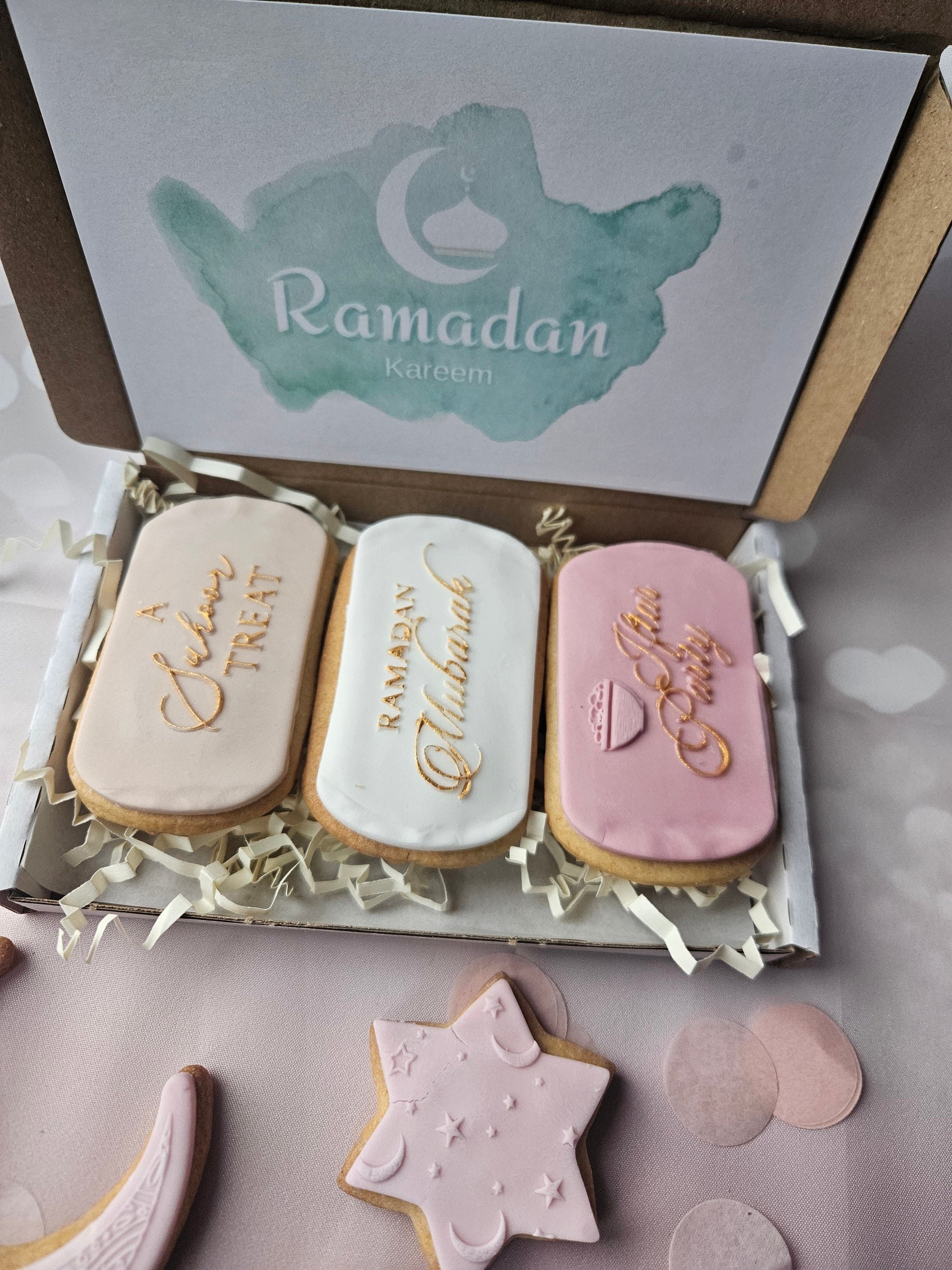 Luxury Ramadan Mubarak Cookie Gift Box | Hand Iced Sugar Cookies - A & M