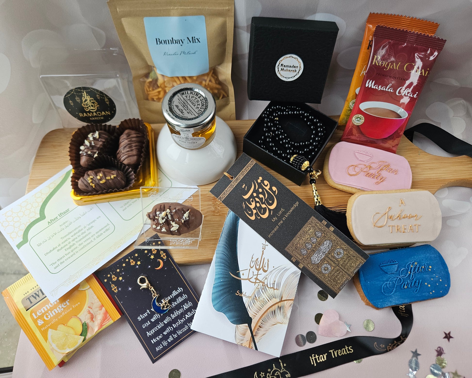 Premium Islamic Gift Box | Ramadan, Eid, Hajj & Umrah - A & M