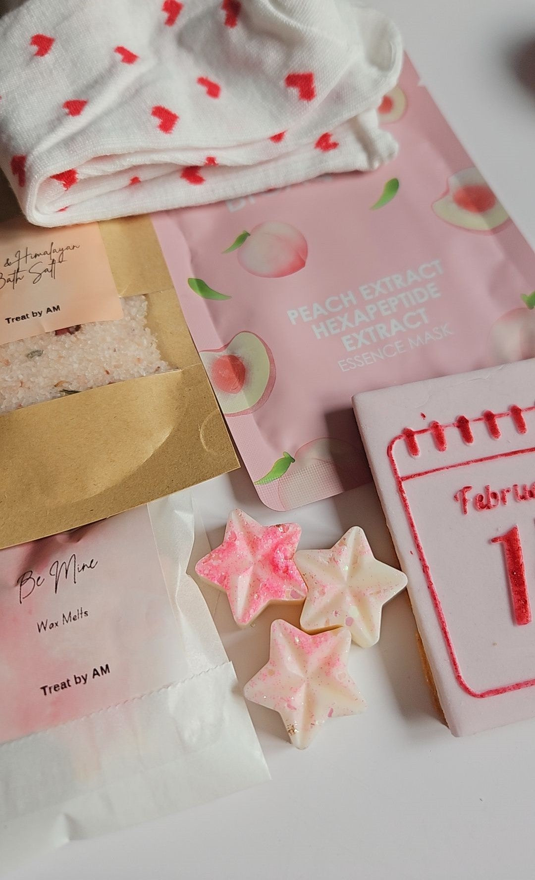 Valentine Gift| Valentine Socks | Valentine Gift Hamper| Pamper Hamper| Selfcare Box| Gift for Her| Hug in a Box