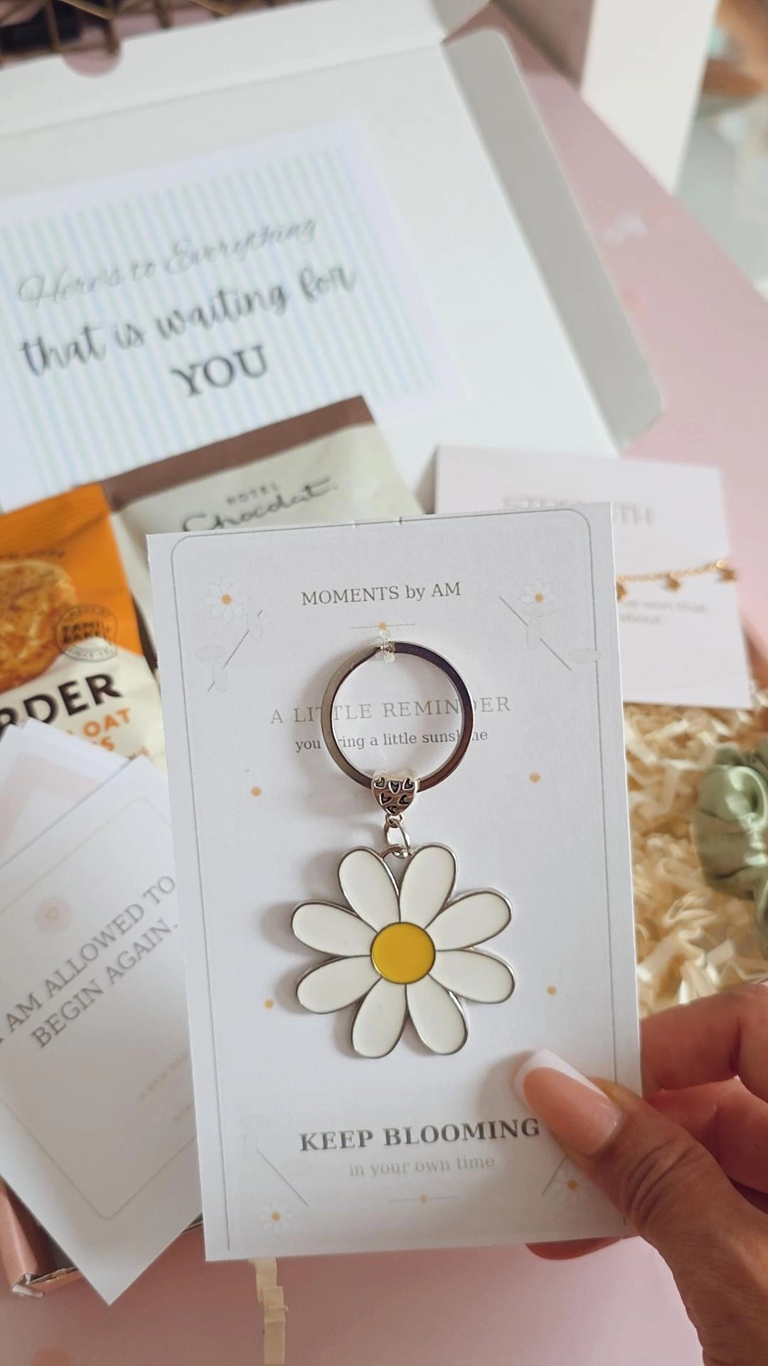 Daisy keyring with Keep Blooming backing card