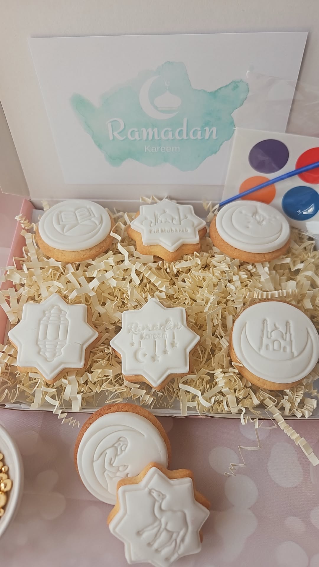 Ramadan Kareem Paint Your Own Cookie Kit - A & M