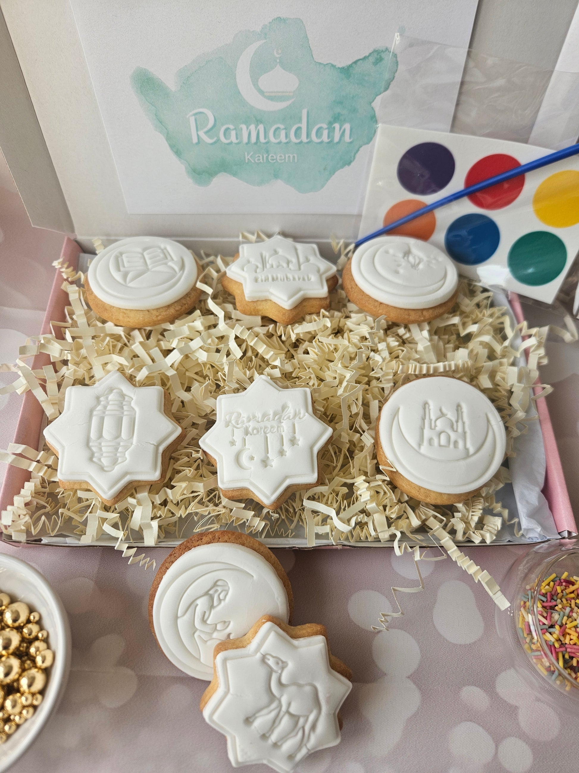 Ramadan Kareem Paint Your Own Cookie Kit - A & M